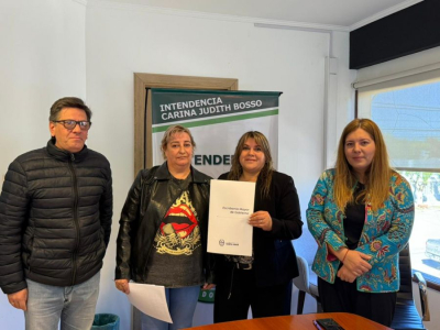 El Gobierno Provincial acompaña el proceso de escrituración de vecinos de Gobernador Gregores